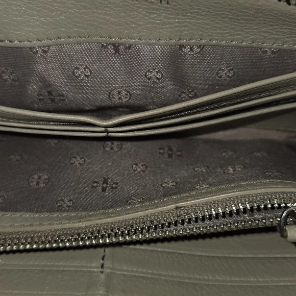 Tory Burch Beige Leather Zip Wallet - Picture 6 of 7